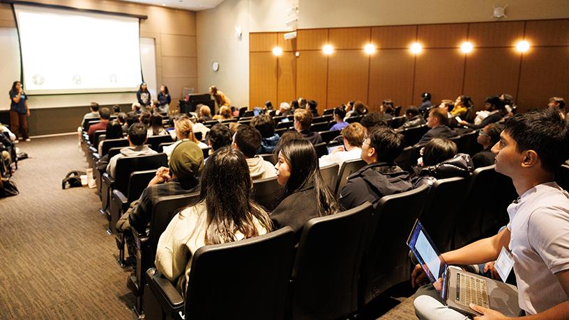students at Fast Pitch competition