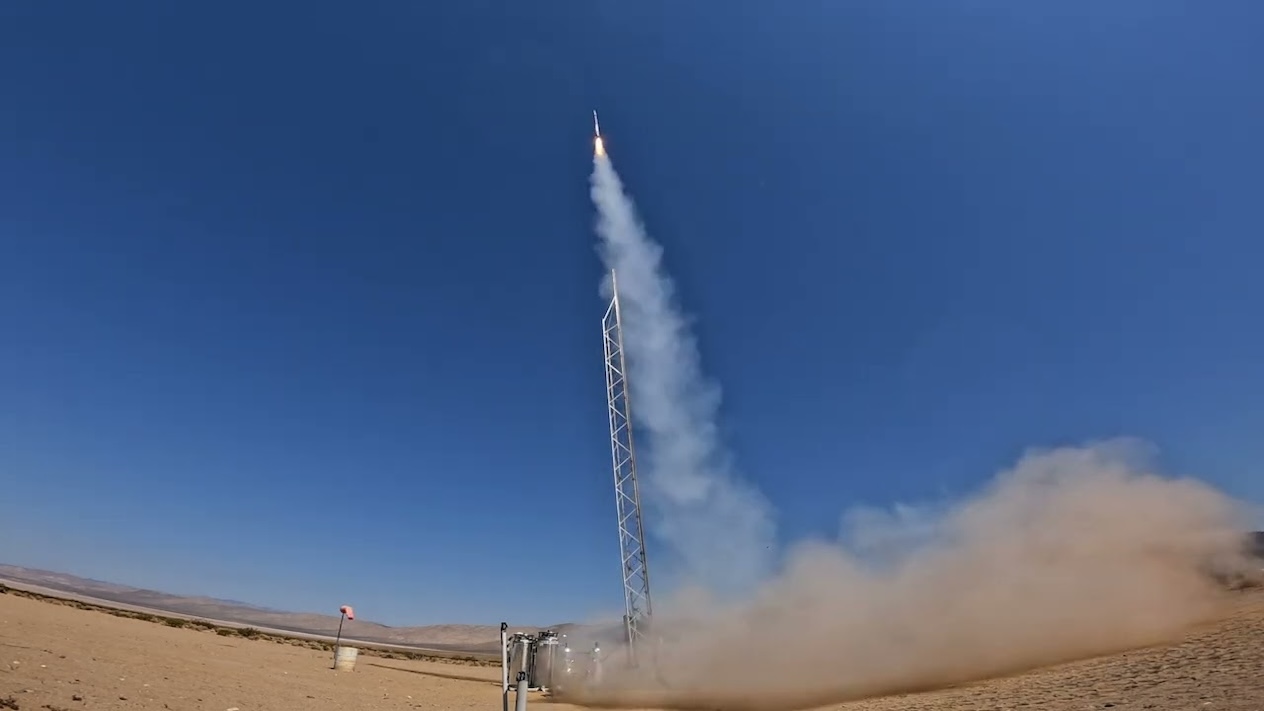 学生ロケットチームが液体酸素によるハイブリッドロケット打ち上げに成功（Columbia Students Reach New Heights in Hybrid Rocketry）