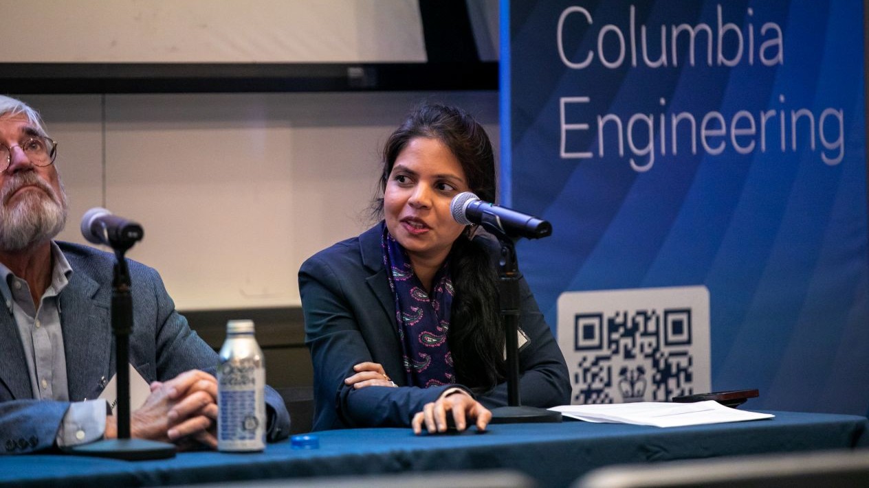 Greeshma Gadikota moderating a panel during the Lenfest Center for Sustainable Energy at Columbia University.