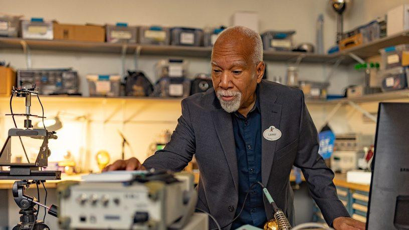Alum Lanny Smoot at work in the lab