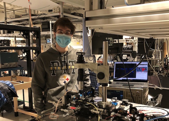 Mateus Corato Zanarella in a lab