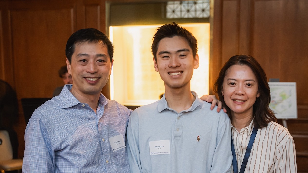 A Columbia Engineering student and their parents