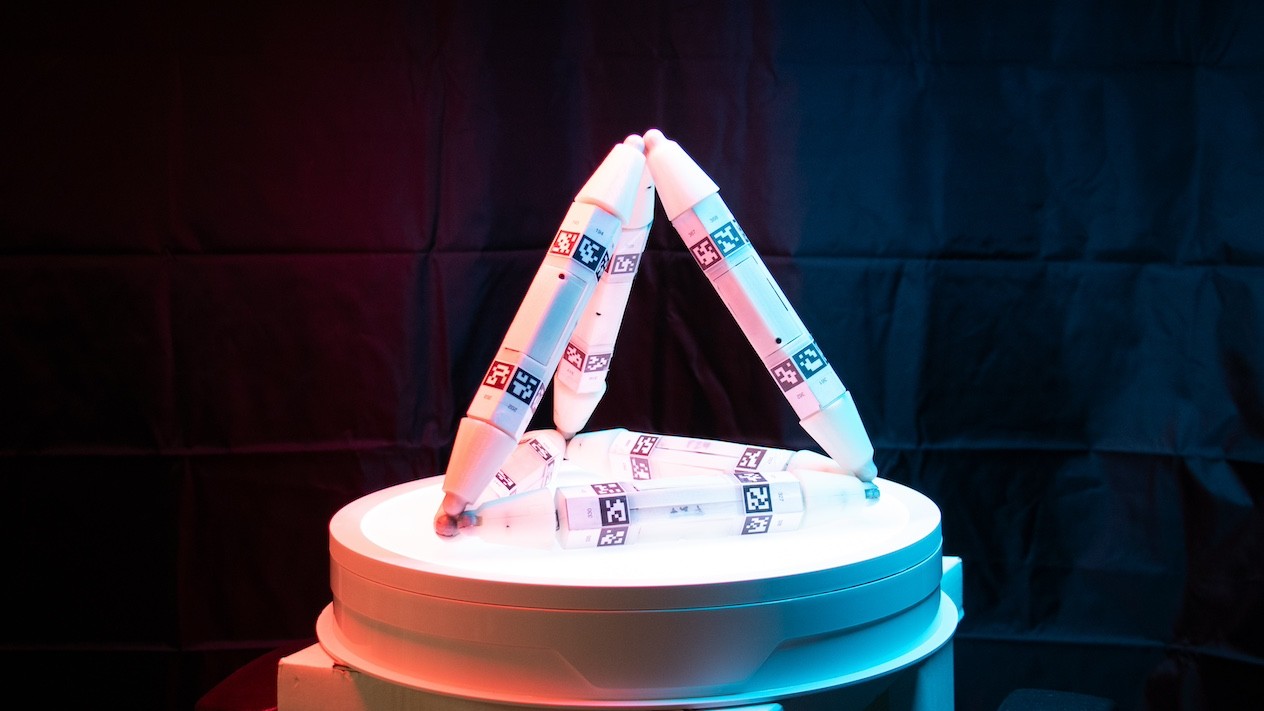images of Truss Links joined together to form a 3D tetrahedron
