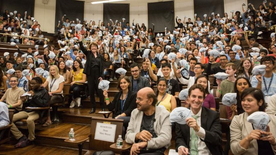 academic-assembly-1600.jpg 