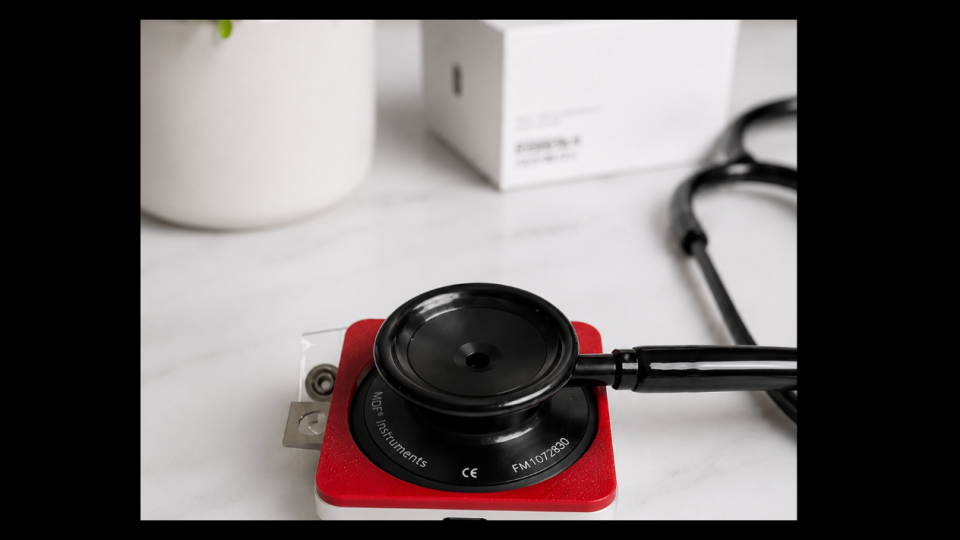 iCleanMedX developed an IoT-connected stethoscope cleaner that uses UV light to clean and sterilize stethoscopes.