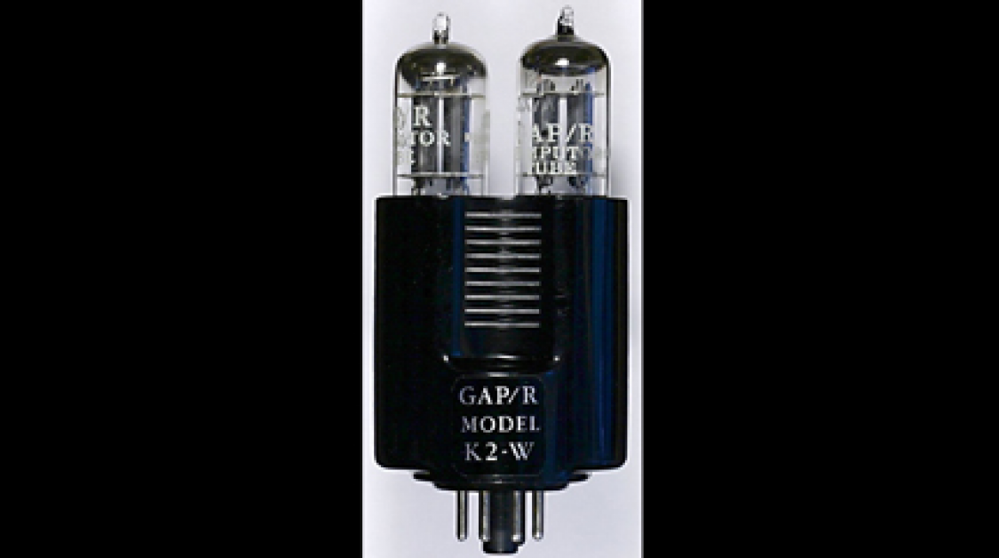 The first differential operational amplifier