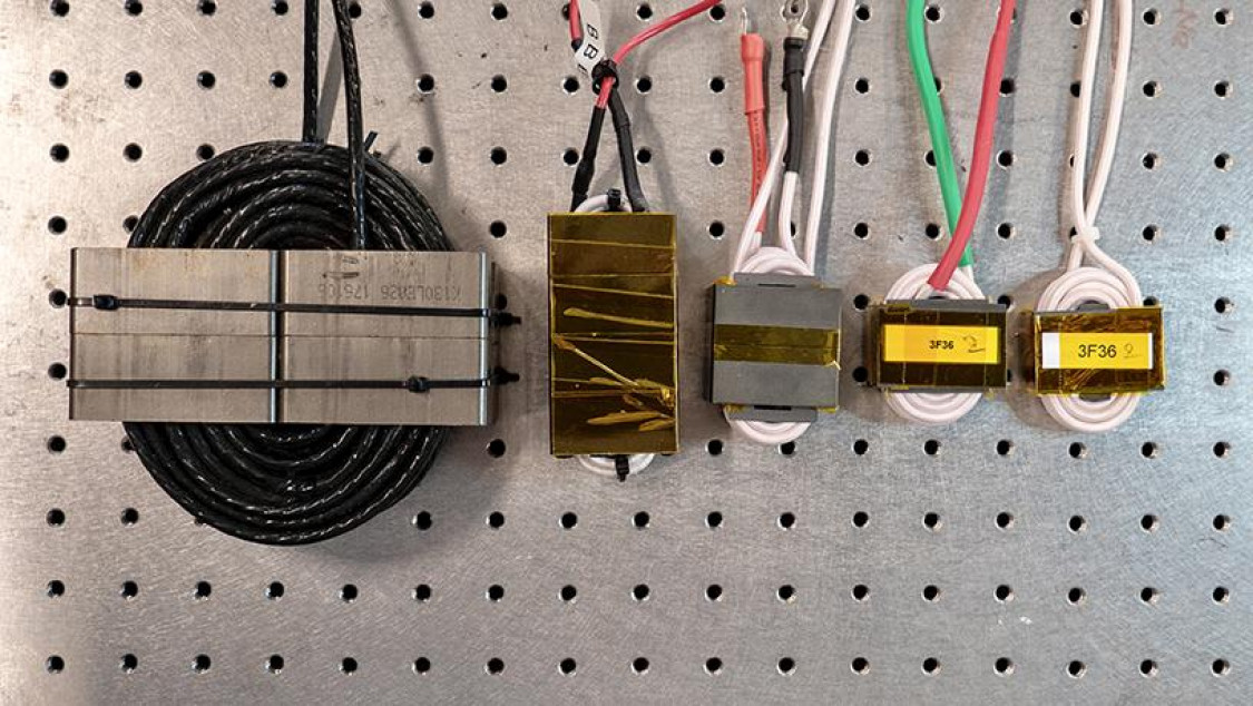 Five different inductors. They measure smaller with each new generation.