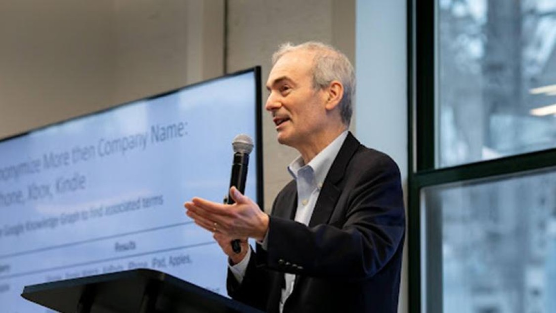 Professor Paul Glasserman giving a talk at the Center for AI and Responsible Financial Innovation at Columbia University