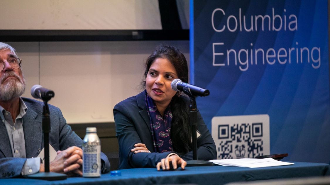 Greeshma Gadikota moderating a panel during the Lenfest Center for Sustainable Energy at Columbia University.
