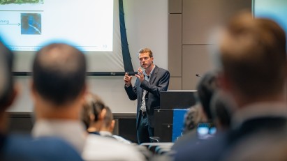 Pierre Gentine speaking to an audience