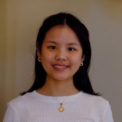 Evelyn Ding Headshot